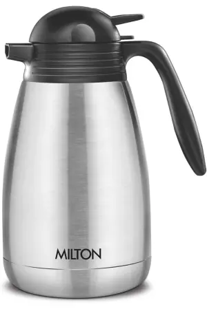 Milton Carafe 1500 Stainless Steel Double Walled Vacuum Insulated Flask with Lid and Handle, 1460 ml, Silver, Coffee/Tea Carafe Heat & Cold Retention, Leak Proof, Rust Free, Easy to Carry